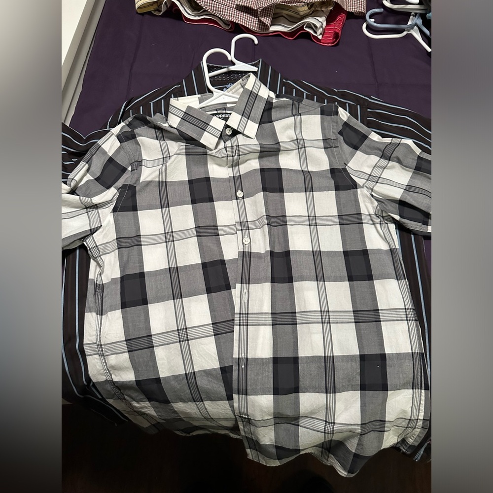 Pre-loved Express Brand Long Sleeve Flannel Shirt Size “M” 15-15.5